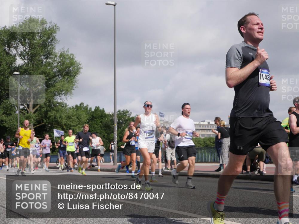29.06.2025 - hella hamburg halbmarathon Luisa Fischer http://msf.ph/oto/8470047 29.06.2025 09:59:50 Kennedybrücke 1381, 14192, 1145, 1381, 1833, 2074, 2111, 2396, 2869, 3575, 3652, 3791, 4770, 4897, 8112, 8651, 8661, 8710, 8813, 8930, 9876, 9985, 10189 meine-sportfotos.de