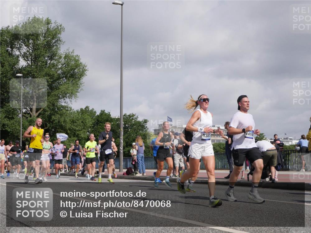 29.06.2025 - hella hamburg halbmarathon Luisa Fischer http://msf.ph/oto/8470068 29.06.2025 09:59:51 Kennedybrücke 1657, 14125, 20, 1381, 14192, 1381, 1833, 2074, 2111, 2396, 3575, 3652, 3791, 4770, 4897, 5319, 7177, 8651, 8813, 8930, 9876, 9985 meine-sportfotos.de