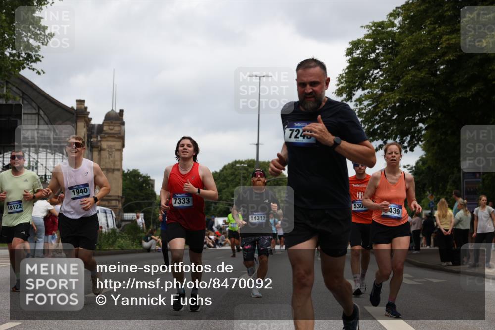 29.06.2025 - hella hamburg halbmarathon Yannick Fuchs http://msf.ph/oto/8470092 29.06.2025 10:57:35 20KM 1184, 1316, 1722, 1724, 1940, 1992, 2424, 2685, 3360, 4328, 4370, 5305, 5384, 5734, 6631, 7243, 7290, 7333, 8822, 9124, 9439, 9681, 10128, 10705, 10766, 10866, 11527, 11657, 11771, 12315, 12316, 12513, 12662, 13171, 13528, 13551, 14135, 14313, 14493, 15137, 15516, 15532, 15550, 15897, 16424, 16426, 16478, 16639, 16872, 17071, 17437, 17757, 17894, 18028, 18122, 18355, 18717 meine-sportfotos.de