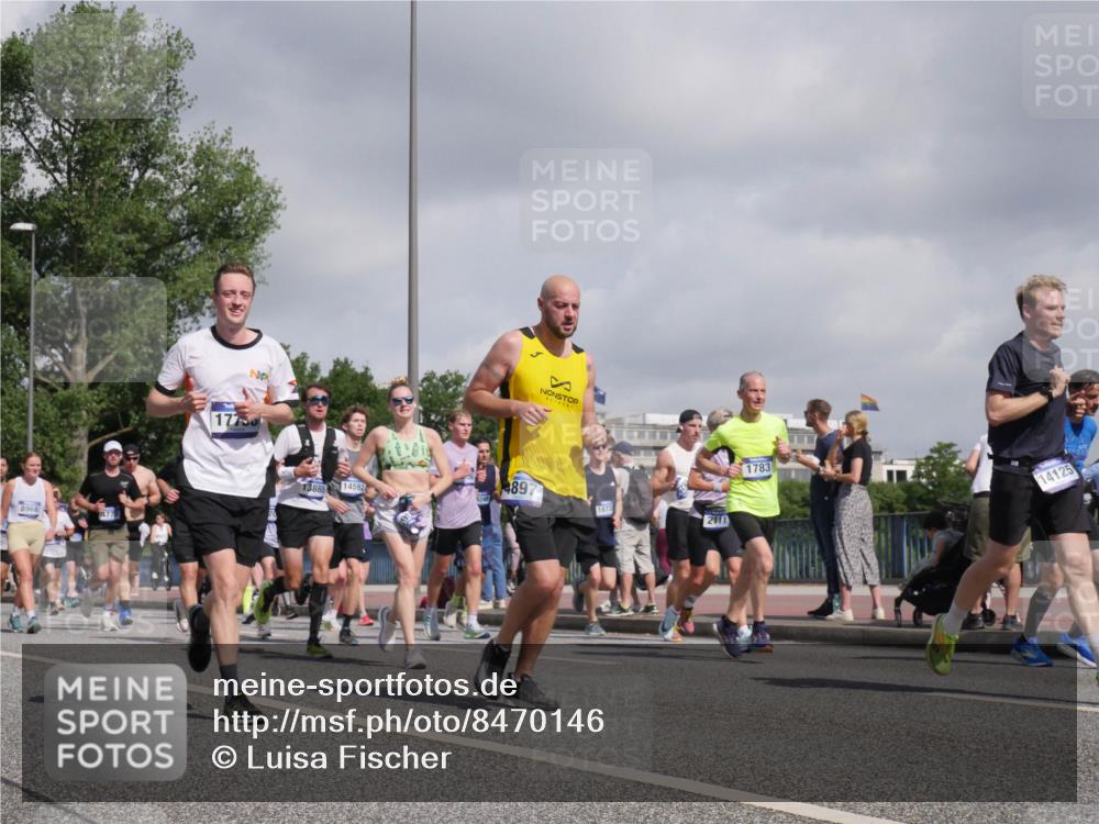 29.06.2025 - hella hamburg halbmarathon Luisa Fischer http://msf.ph/oto/8470146 29.06.2025 09:59:53 Kennedybrücke 8968, 377, 177, 13865, 14592, 89, 1673, 2111, 1783, 14125, 1381, 1833, 2074, 2111, 3652, 3791, 4726, 4770, 4897, 5319, 6631, 7177, 8651, 8813, 8930, 8968, 9985, 10040 meine-sportfotos.de