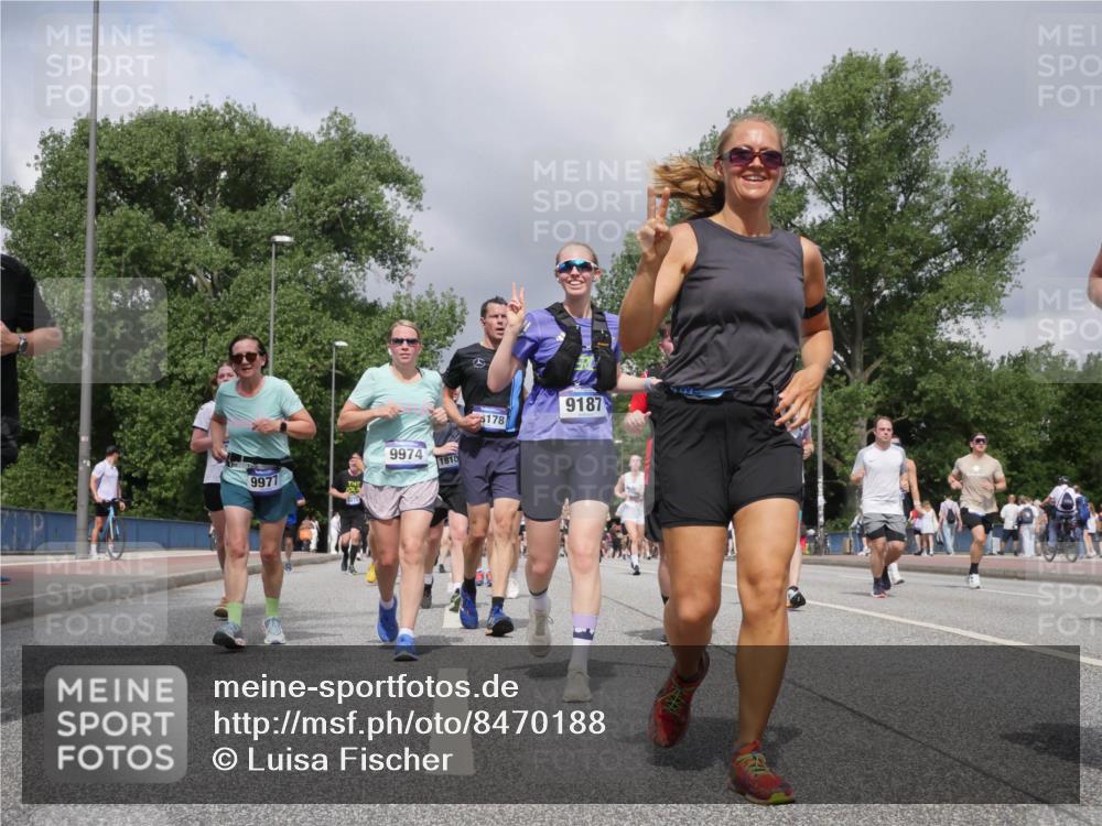 29.06.2025 - hella hamburg halbmarathon Luisa Fischer http://msf.ph/oto/8470188 29.06.2025 10:43:41 Kennedybrücke 9977, 9974, 1810, 178, 9187, 1291, 1899, 2109, 2254, 2515, 2572, 3607, 4271, 5702, 5975, 6363, 6673, 6920, 8815, 8984, 9187, 9468, 9977, 10833 meine-sportfotos.de
