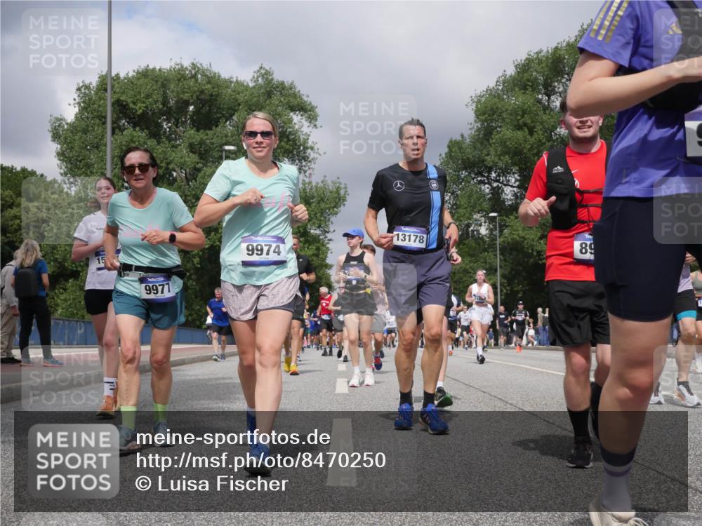 29.06.2025 - hella hamburg halbmarathon Luisa Fischer http://msf.ph/oto/8470250 29.06.2025 10:43:42 Kennedybrücke 15, 9977, 9974, 13178, 89, 1291, 1899, 2109, 2254, 2515, 2572, 3607, 4271, 5702, 5975, 6363, 6673, 6920, 8815, 8984, 9187, 9468, 9977 meine-sportfotos.de