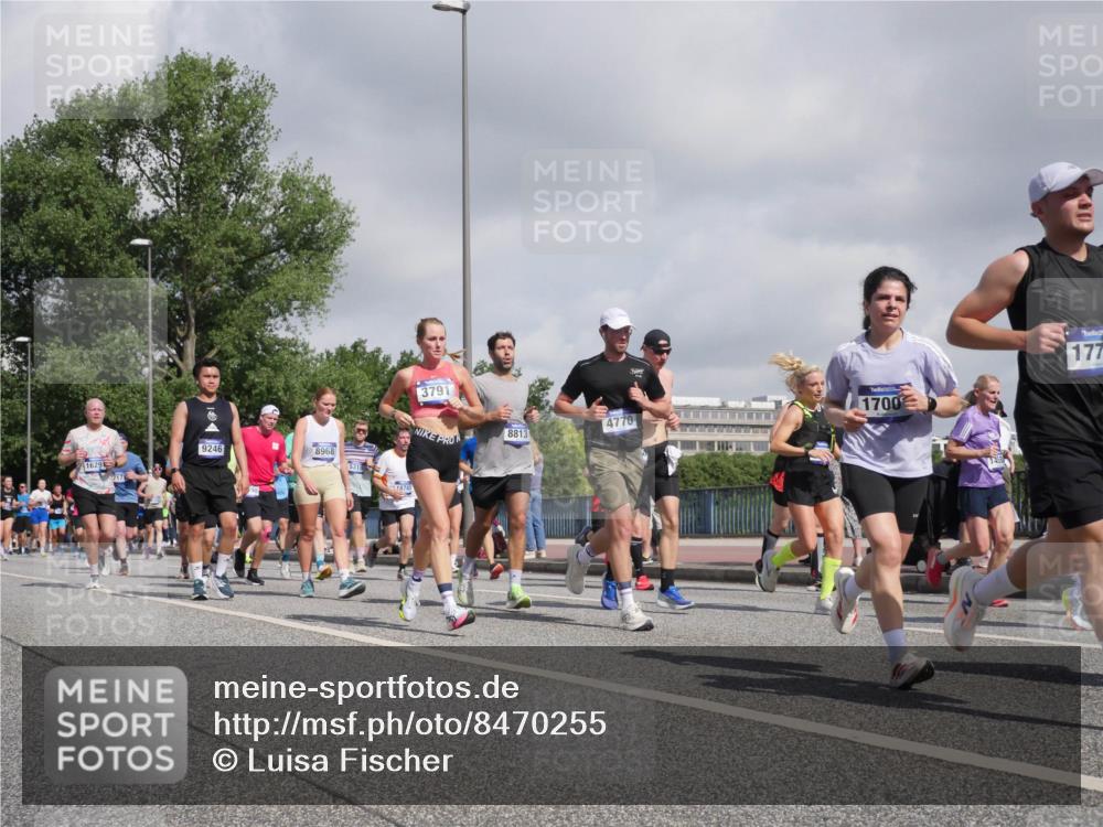 29.06.2025 - hella hamburg halbmarathon Luisa Fischer http://msf.ph/oto/8470255 29.06.2025 09:59:57 Kennedybrücke 1629, 717, 3791, 4770, 8813, 9246, 8968, 18741, 1700, 177, 2111, 2595, 2814, 3652, 3791, 4299, 4726, 4770, 4897, 5013, 5319, 6033, 6631, 7177, 7918, 8651, 8813, 8930, 8968, 9246, 9985, 10040, 10667 meine-sportfotos.de