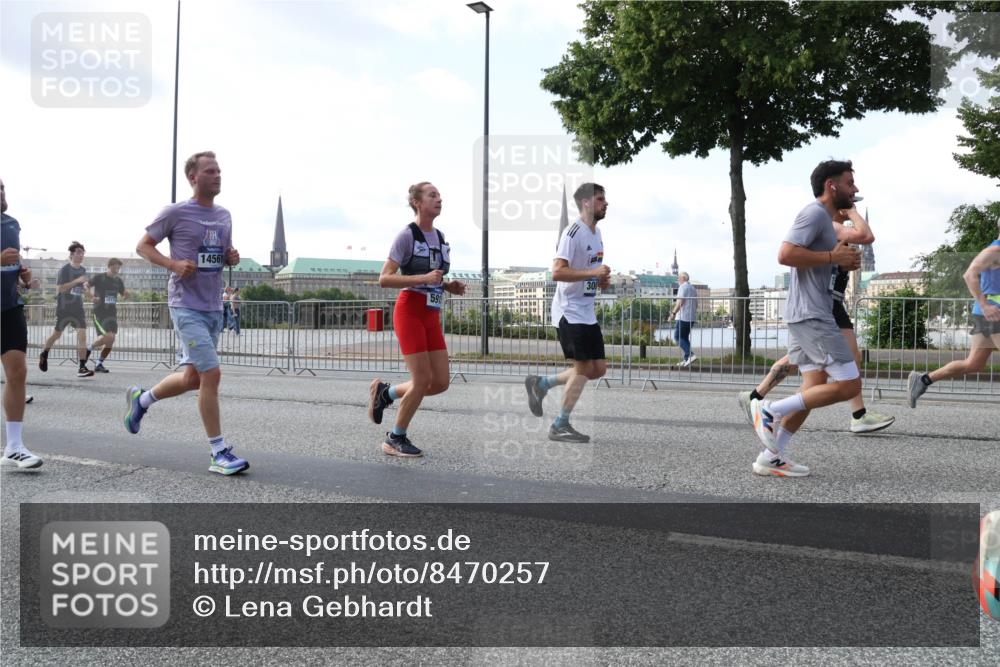 29.06.2025 - hella hamburg halbmarathon Lena Gebhardt http://msf.ph/oto/8470257 29.06.2025 09:55:31 Lombardsbrücke 14561, 591, 30, 1120, 1151, 1200, 1461, 1630, 1683, 1696, 1706, 1884, 1976, 2207, 2274, 2284, 2287, 2411, 2706, 2708, 2718, 2884, 3087, 3213, 3258, 3399, 3435, 3654, 3692, 3747, 3945, 3985, 4088, 4093, 4121, 4189, 4324, 4345, 4601, 4847, 4890, 4938, 5102, 5421, 5459, 5638, 5705, 5708, 5915, 6009, 6027, 6054, 6158, 6421, 6481, 6532, 6662, 6691, 6836, 6938, 6994, 7052, 7269, 7312, 7659, 8371, 8437, 8693, 8889, 9031, 9159, 9869, 9931 meine-sportfotos.de
