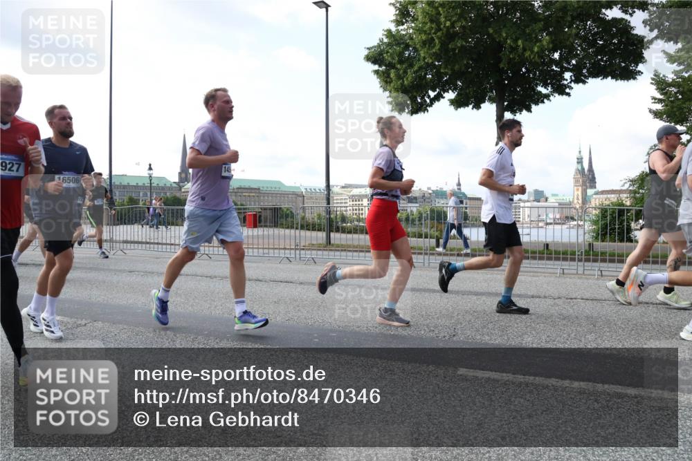 29.06.2025 - hella hamburg halbmarathon Lena Gebhardt http://msf.ph/oto/8470346 29.06.2025 09:55:32 Lombardsbrücke 927, 16506, 59, 145, 1120, 1143, 1151, 1200, 1461, 1630, 1683, 1696, 1706, 1884, 1976, 2207, 2274, 2284, 2287, 2411, 2706, 2708, 2718, 2884, 3087, 3213, 3258, 3399, 3435, 3654, 3692, 3747, 3945, 3985, 4088, 4093, 4121, 4189, 4324, 4345, 4601, 4847, 4890, 4938, 5102, 5421, 5459, 5638, 5708, 5915, 6009, 6027, 6054, 6158, 6421, 6481, 6532, 6662, 6691, 6836, 6938, 6994, 7052, 7269, 7312, 7659, 8371, 8437, 8693, 8889, 9031, 9159, 9869, 9931 meine-sportfotos.de