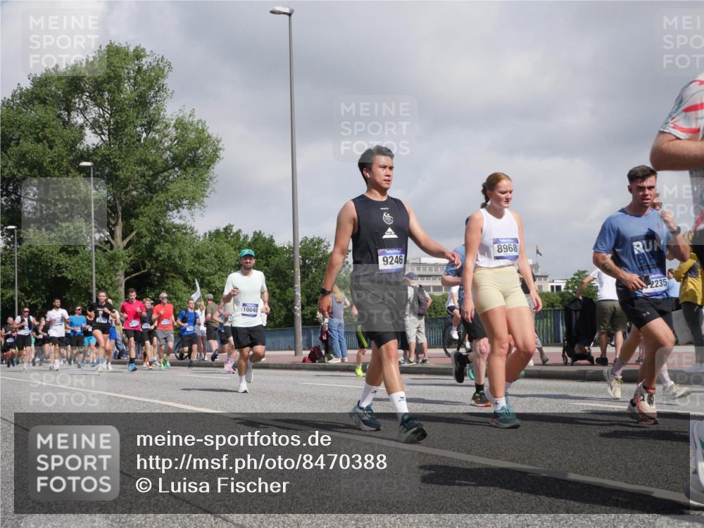 29.06.2025 - hella hamburg halbmarathon Luisa Fischer http://msf.ph/oto/8470388 29.06.2025 10:00:00 Kennedybrücke 10040, 9246, 8968, 2235, 1086, 2595, 2814, 3103, 3791, 4299, 4558, 4726, 4770, 5013, 5018, 5319, 6033, 6125, 6631, 7177, 7918, 8651, 8813, 8930, 8968, 9060, 9246, 10040, 10549, 10667 meine-sportfotos.de