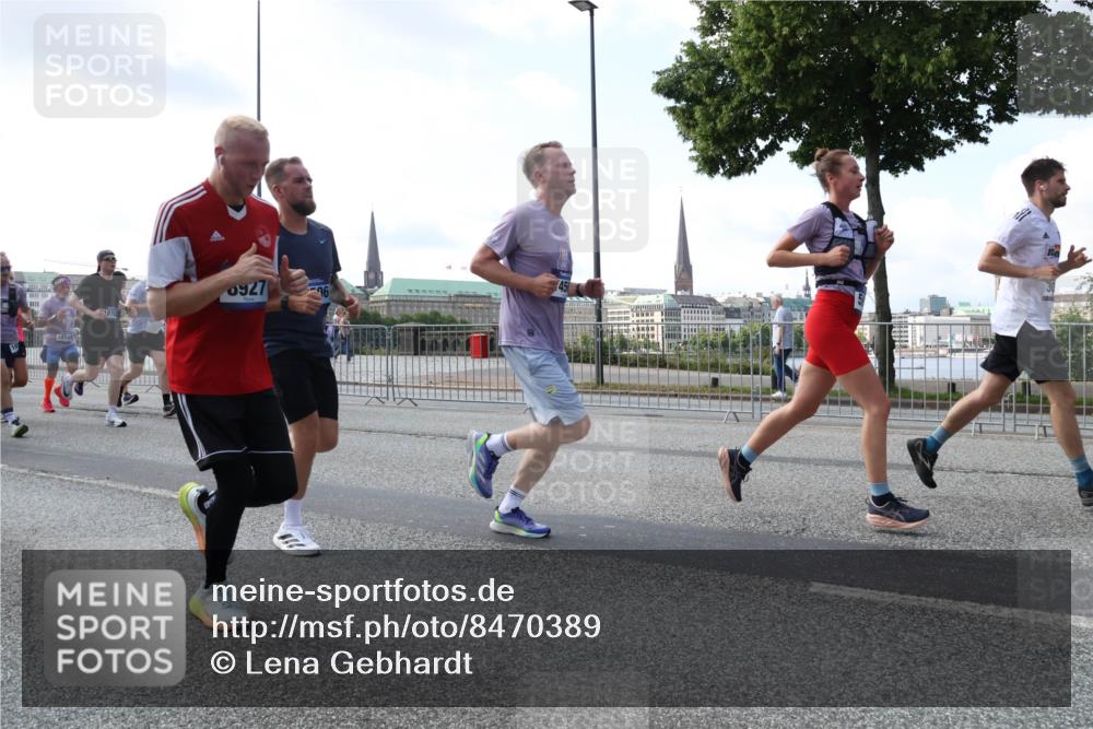 29.06.2025 - hella hamburg halbmarathon Lena Gebhardt http://msf.ph/oto/8470389 29.06.2025 09:55:32 Lombardsbrücke 12149, 187, 8927, 96, 1120, 1143, 1151, 1200, 1461, 1630, 1683, 1696, 1706, 1884, 1976, 2207, 2274, 2284, 2287, 2411, 2706, 2708, 2718, 2884, 3087, 3213, 3258, 3399, 3435, 3654, 3692, 3747, 3945, 3985, 4088, 4093, 4121, 4189, 4324, 4345, 4601, 4847, 4890, 4938, 5102, 5421, 5459, 5638, 5708, 5915, 6009, 6027, 6054, 6158, 6421, 6481, 6532, 6662, 6691, 6836, 6938, 6994, 7052, 7269, 7312, 7659, 8371, 8437, 8693, 8889, 9031, 9159, 9869, 9931 meine-sportfotos.de
