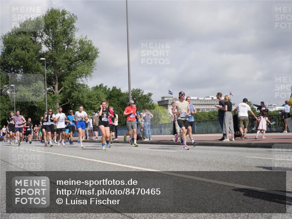 29.06.2025 - hella hamburg halbmarathon Luisa Fischer http://msf.ph/oto/8470465 29.06.2025 10:00:03 Kennedybrücke 10896, 2814, 11339, 1326, 1086, 1442, 2595, 2814, 3103, 4299, 4558, 4726, 5013, 5018, 5024, 5319, 5744, 6033, 6125, 6631, 7177, 7918, 8651, 8930, 8968, 9060, 9246, 9316, 10040, 10549, 10667 meine-sportfotos.de