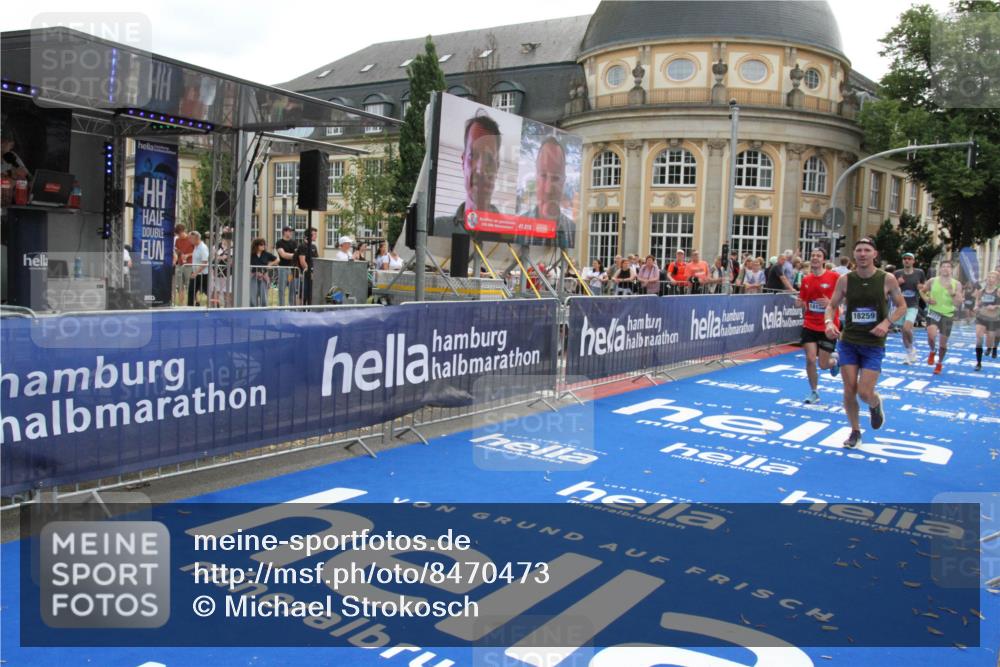 29.06.2025 - hella hamburg halbmarathon Michael Strokosch http://msf.ph/oto/8470473 29.06.2025 10:36:06 Ziel 2399, 9313, 10477, 12168, 12488, 13419, 14875, 17217, 18156, 18259 meine-sportfotos.de