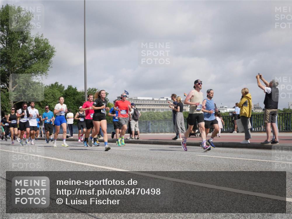 29.06.2025 - hella hamburg halbmarathon Luisa Fischer http://msf.ph/oto/8470498 29.06.2025 10:00:04 Kennedybrücke 2814, 11339, 5013, 1712, 18657, 3267, 1086, 1442, 2595, 2814, 3103, 4299, 4558, 4726, 5013, 5018, 5024, 5319, 5744, 6033, 6125, 6631, 6762, 6795, 7177, 7918, 8447, 8968, 9060, 9246, 9316, 10040, 10549, 10667 meine-sportfotos.de