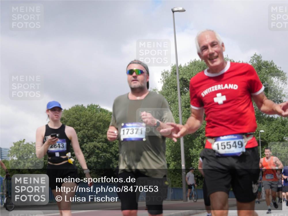29.06.2025 - hella hamburg halbmarathon Luisa Fischer http://msf.ph/oto/8470553 29.06.2025 10:43:51 Kennedybrücke 2843, 17371, 15549, 8739, 1037, 2254, 2299, 3432, 3810, 4612, 5059, 5351, 6229, 6363, 8739, 8815, 9195, 9946, 10166, 10474 meine-sportfotos.de