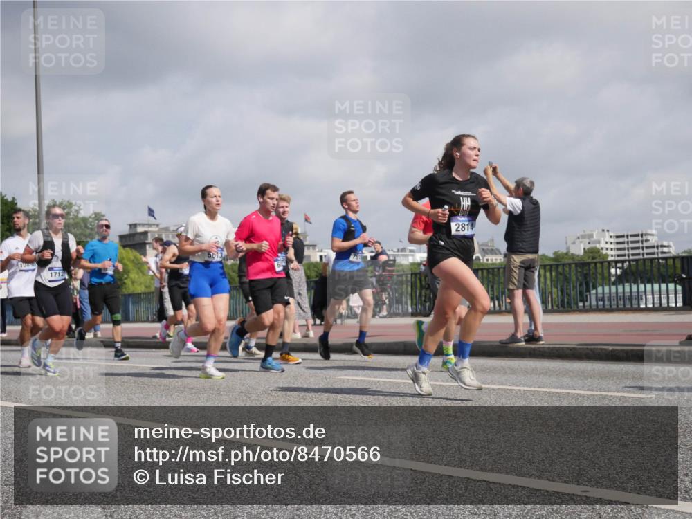 29.06.2025 - hella hamburg halbmarathon Luisa Fischer http://msf.ph/oto/8470566 29.06.2025 10:00:06 Kennedybrücke 9, 5013, 10896, 1712, 2814, 1086, 1327, 1442, 2119, 2595, 2814, 3103, 4261, 4299, 4558, 4726, 5013, 5018, 5024, 5744, 6033, 6125, 6631, 6762, 6795, 7918, 8447, 8968, 9060, 9246, 9316, 10549, 10667 meine-sportfotos.de