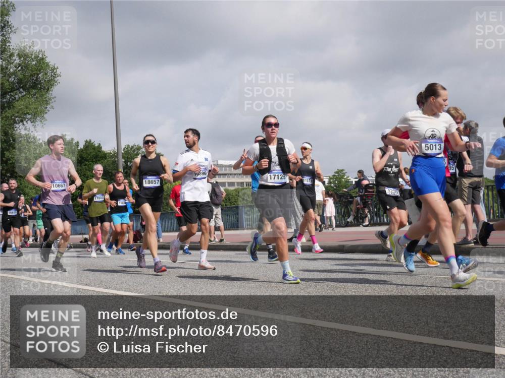 29.06.2025 - hella hamburg halbmarathon Luisa Fischer http://msf.ph/oto/8470596 29.06.2025 10:00:06 Kennedybrücke 16620, 16620, 10667, 17803, 1582, 10896, 18657, 17129, 11579, 5013, 95, 1086, 1327, 1442, 2119, 2595, 2814, 3103, 4261, 4299, 4558, 4726, 5013, 5018, 5024, 5744, 6033, 6125, 6631, 6762, 6795, 7918, 8447, 8968, 9060, 9246, 9316, 10549, 10667 meine-sportfotos.de