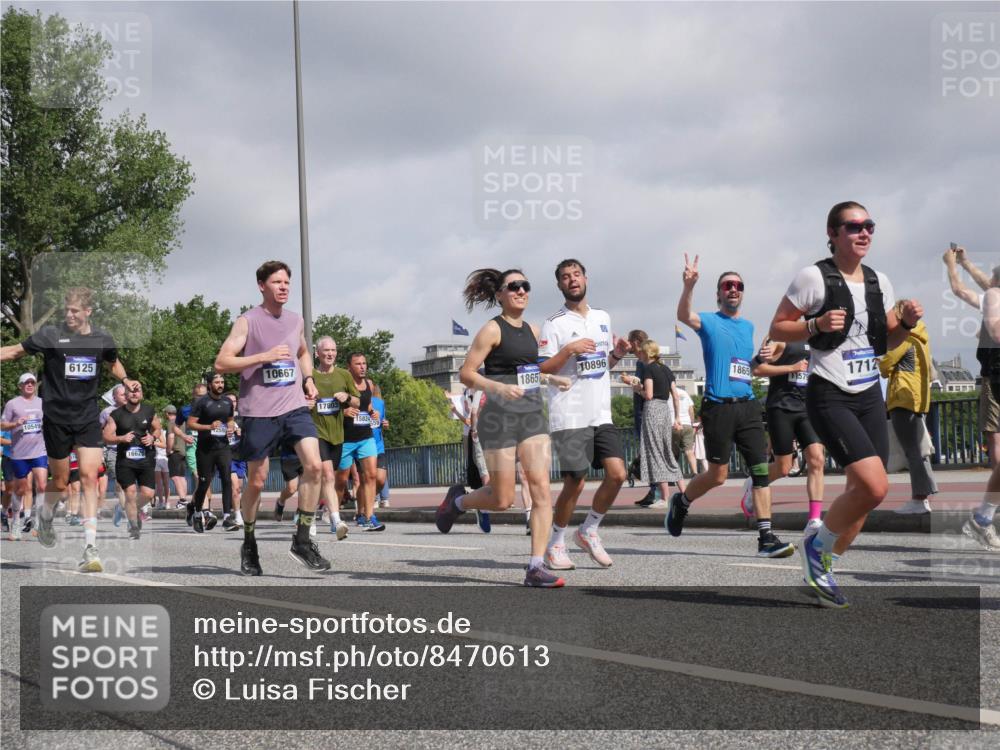 29.06.2025 - hella hamburg halbmarathon Luisa Fischer http://msf.ph/oto/8470613 29.06.2025 10:00:07 Kennedybrücke 10549, 6125, 16620, 10667, 17803, 5824, 1865, 10896, 1865, 11579, 1712, 1086, 1327, 1442, 2119, 2595, 2814, 3103, 4261, 4299, 4558, 5013, 5018, 5024, 5744, 6033, 6125, 6762, 6795, 7259, 7918, 8447, 9060, 9246, 9316, 10549, 10667 meine-sportfotos.de