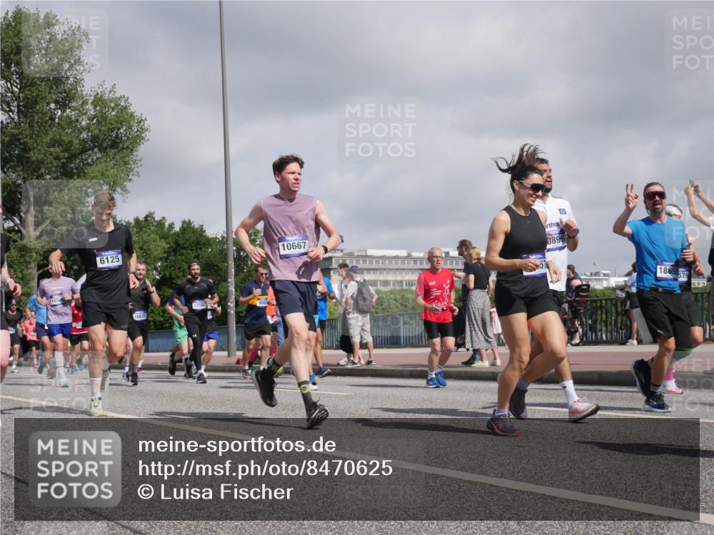 29.06.2025 - hella hamburg halbmarathon Luisa Fischer http://msf.ph/oto/8470625 29.06.2025 10:00:07 Kennedybrücke 6125, 16620, 12580, 9060, 10667, 5896, 1865879, 1086, 1327, 1442, 2119, 2595, 2814, 3103, 4261, 4299, 4558, 5013, 5018, 5024, 5744, 6033, 6125, 6762, 6795, 7259, 7918, 8447, 9060, 9246, 9316, 10549, 10667 meine-sportfotos.de