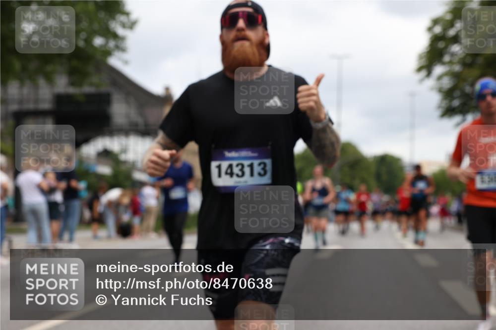 29.06.2025 - hella hamburg halbmarathon Yannick Fuchs http://msf.ph/oto/8470638 29.06.2025 10:57:38 20KM 1184, 1316, 1722, 1724, 1940, 1992, 2685, 3360, 4328, 4370, 5305, 5384, 5734, 6631, 7243, 7290, 7333, 8561, 8822, 9124, 9439, 9681, 10705, 10766, 10866, 11149, 11527, 11657, 11771, 12315, 12316, 12513, 12662, 13171, 13528, 14135, 14313, 14493, 15516, 15532, 15550, 15897, 16424, 16426, 16639, 16872, 17071, 17437, 17730, 17894, 18028, 18122, 18717 meine-sportfotos.de