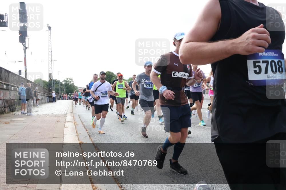 29.06.2025 - hella hamburg halbmarathon Lena Gebhardt http://msf.ph/oto/8470769 29.06.2025 09:55:33 Lombardsbrücke 4938, 16003, 9386, 30, 17982, 9786, 5708, 1120, 1143, 1151, 1200, 1461, 1630, 1683, 1696, 1706, 1884, 1976, 2207, 2274, 2284, 2287, 2411, 2706, 2708, 2718, 2884, 3087, 3213, 3258, 3399, 3435, 3654, 3692, 3747, 3945, 3985, 4033, 4088, 4093, 4121, 4127, 4189, 4324, 4345, 4601, 4847, 4890, 4938, 5102, 5421, 5459, 5638, 5708, 5915, 6009, 6027, 6054, 6158, 6421, 6481, 6532, 6662, 6691, 6836, 6938, 6994, 7052, 7269, 7312, 7659, 8371, 8437, 8693, 8889, 9031, 9159, 9869, 9931 meine-sportfotos.de