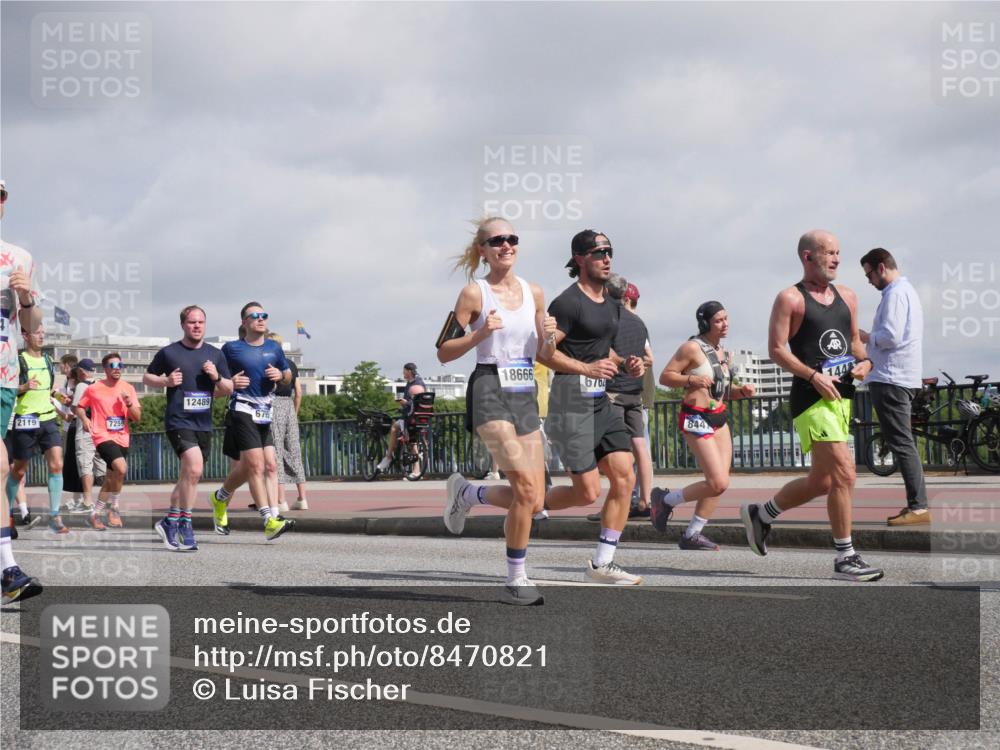 29.06.2025 - hella hamburg halbmarathon Luisa Fischer http://msf.ph/oto/8470821 29.06.2025 10:00:14 Kennedybrücke 2119, 7259, 12489, 675, 18666, 6764, 844, 144, 1030, 1327, 1442, 2025, 2119, 2855, 3093, 4261, 5021, 5024, 5744, 5820, 6720, 6762, 6795, 6942, 7259, 7397, 7930, 7932, 8413, 8447, 9316, 9791, 10133, 10191, 10192, 10215 meine-sportfotos.de