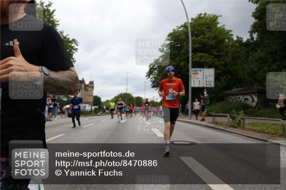 29.06.2025 - hella hamburg halbmarathon Yannick Fuchs http://msf.ph/oto/8470886 29.06.2025 10:57:38 20KM 1184, 1316, 1722, 1724, 1940, 1992, 2685, 3360, 4328, 4370, 5305, 5384, 5734, 6631, 7243, 7290, 7333, 8561, 8822, 9124, 9439, 9681, 10705, 10766, 10866, 11149, 11527, 11657, 11771, 12315, 12316, 12513, 12662, 13171, 13528, 14135, 14313, 14493, 15516, 15532, 15550, 15897, 16424, 16426, 16639, 16872, 17071, 17437, 17730, 17894, 18028, 18122, 18717 meine-sportfotos.de