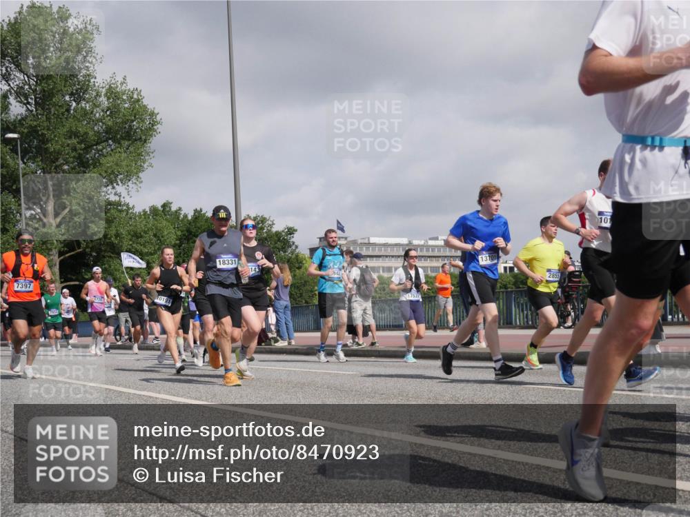 29.06.2025 - hella hamburg halbmarathon Luisa Fischer http://msf.ph/oto/8470923 29.06.2025 10:00:17 Kennedybrücke 7397, 7932, 6720, 1019, 18331, 143, 942, 17531, 13701, 2855, 101, 1030, 1327, 2025, 2119, 2138, 2444, 2855, 3093, 3096, 3698, 4261, 5021, 5820, 6720, 6762, 6795, 6942, 7221, 7259, 7397, 7930, 7932, 8413, 8447, 9739, 9791, 9994, 10133, 10191, 10192, 10215 meine-sportfotos.de