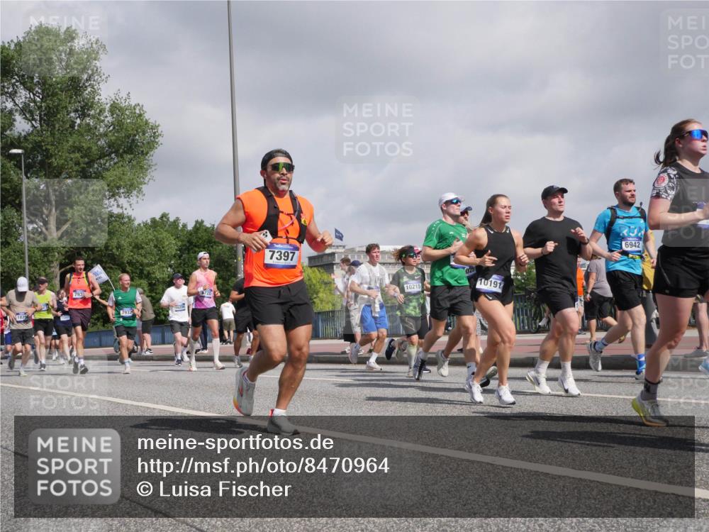 29.06.2025 - hella hamburg halbmarathon Luisa Fischer http://msf.ph/oto/8470964 29.06.2025 10:00:19 Kennedybrücke 183, 793, 7932, 6720, 7397, 10215, 10191, 6942, 1030, 1094, 1327, 2025, 2119, 2138, 2444, 2855, 3093, 3096, 3698, 5021, 5820, 5907, 6720, 6942, 7221, 7259, 7397, 7930, 7932, 8172, 8413, 9739, 9791, 9994, 10133, 10191, 10192, 10215, 10368, 10376 meine-sportfotos.de
