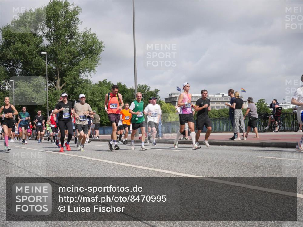 29.06.2025 - hella hamburg halbmarathon Luisa Fischer http://msf.ph/oto/8470995 29.06.2025 10:00:21 Kennedybrücke 18394, 18396, 7930, 932, 17978, 6206, 720, 1030, 1094, 2025, 2138, 2444, 2855, 3048, 3093, 3096, 3698, 3999, 5021, 5820, 5907, 6374, 6720, 6942, 7221, 7397, 7930, 7932, 8172, 8413, 9739, 9791, 9994, 10133, 10191, 10192, 10215, 10368, 10376 meine-sportfotos.de