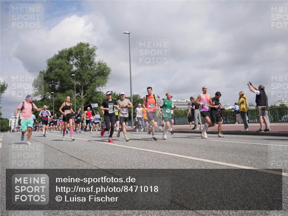 29.06.2025 - hella hamburg halbmarathon Luisa Fischer http://msf.ph/oto/8471018 29.06.2025 10:00:22 Kennedybrücke 999, 18394, 502, 18396, 7930, 7932, 1030, 1094, 1193, 1422, 2025, 2138, 2444, 3048, 3093, 3096, 3698, 3999, 5021, 5633, 5820, 5907, 6374, 6720, 6942, 7221, 7397, 7930, 7932, 8172, 8413, 9739, 9791, 9994, 10215, 10368, 10376 meine-sportfotos.de