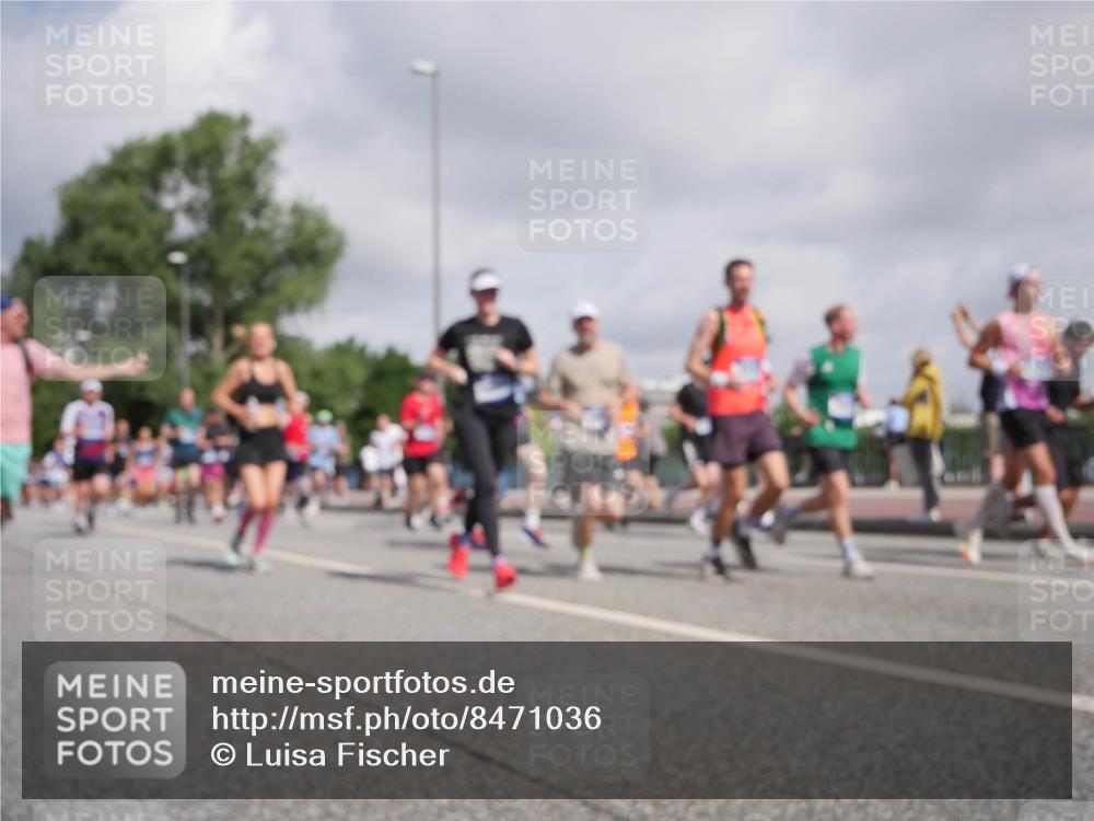 29.06.2025 - hella hamburg halbmarathon Luisa Fischer http://msf.ph/oto/8471036 29.06.2025 10:00:23 Kennedybrücke 1030, 1094, 1193, 1422, 2025, 2138, 2444, 3048, 3096, 3698, 3999, 5021, 5633, 5820, 5907, 6374, 6720, 6942, 7134, 7221, 7930, 7932, 8172, 8413, 9214, 9739, 9791, 9994, 10215, 10368, 10376, 10860 meine-sportfotos.de