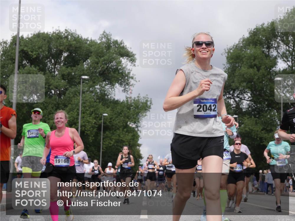 29.06.2025 - hella hamburg halbmarathon Luisa Fischer http://msf.ph/oto/8471074 29.06.2025 10:44:04 Kennedybrücke 13410, 19168, 6750, 2042, 63, 7267, 10920, 1018, 1075, 1323, 2042, 2299, 3293, 3306, 5753, 6076, 6098, 6163, 6806, 7108, 7956, 8378, 9237, 9946 meine-sportfotos.de