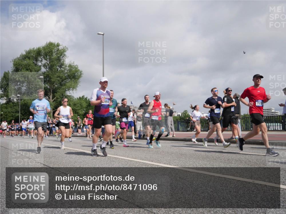 29.06.2025 - hella hamburg halbmarathon Luisa Fischer http://msf.ph/oto/8471096 29.06.2025 10:00:25 Kennedybrücke 2138, 9739, 20, 994, 6043, 15897, 1430, 7221, 1094, 1193, 1422, 2138, 2252, 2444, 2946, 3048, 3058, 3096, 3698, 3999, 5021, 5032, 5633, 5820, 5907, 6374, 6720, 7134, 7221, 7742, 7930, 8172, 8413, 9214, 9739, 9791, 9994, 10368, 10376, 10860 meine-sportfotos.de