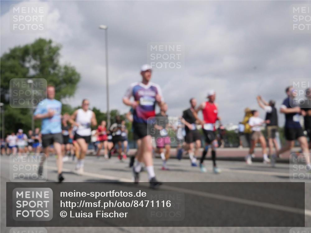 29.06.2025 - hella hamburg halbmarathon Luisa Fischer http://msf.ph/oto/8471116 29.06.2025 10:00:26 Kennedybrücke 1094, 1193, 1320, 1422, 2138, 2252, 2444, 2946, 3048, 3058, 3096, 3698, 3999, 5021, 5032, 5633, 5820, 5907, 6374, 7134, 7221, 7742, 8172, 8413, 8973, 9214, 9227, 9739, 9791, 9994, 10368, 10376, 10860 meine-sportfotos.de