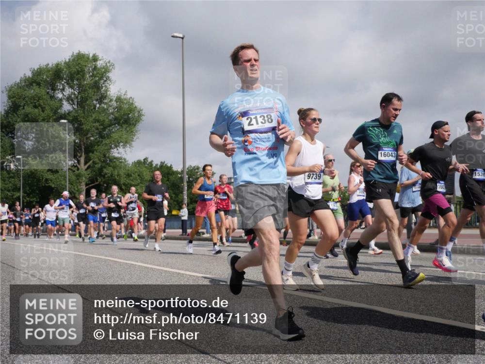 29.06.2025 - hella hamburg halbmarathon Luisa Fischer http://msf.ph/oto/8471139 29.06.2025 10:00:27 Kennedybrücke 2138, 9739, 16043, 1143, 309, 15146, 160, 1539, 1094, 1193, 1320, 1321, 1422, 2138, 2252, 2444, 2946, 3048, 3058, 3096, 3698, 3999, 5032, 5633, 5820, 5907, 6374, 6569, 7134, 7221, 7742, 7952, 8172, 8413, 8973, 9214, 9227, 9739, 9994, 10368, 10376, 10860 meine-sportfotos.de