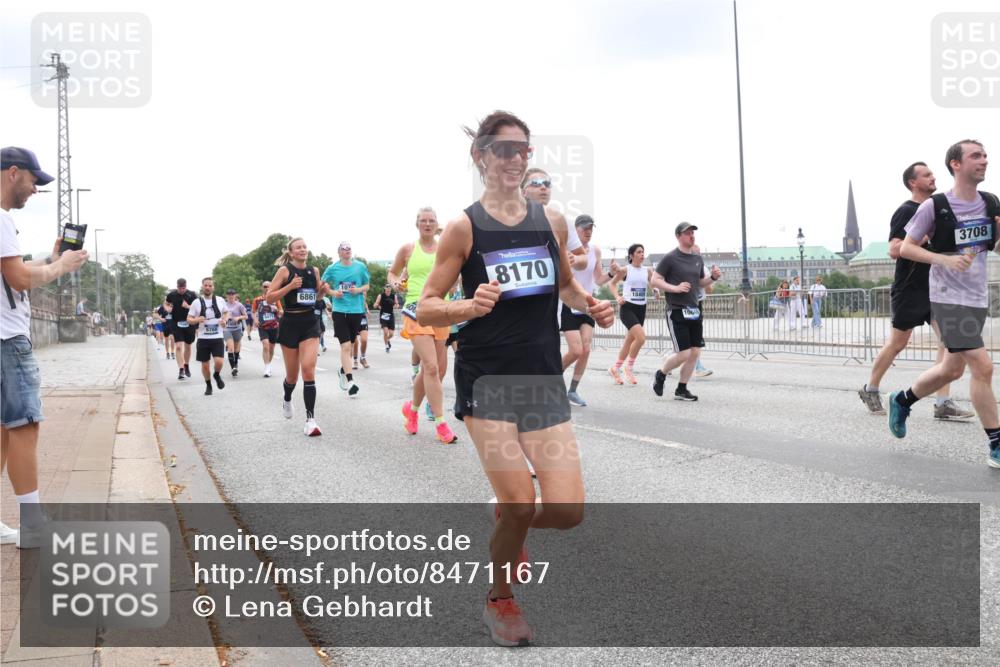29.06.2025 - hella hamburg halbmarathon Lena Gebhardt http://msf.ph/oto/8471167 29.06.2025 10:33:00 Lombardsbrücke 6471, 9768, 6861, 40, 8170, 100, 3708, 1078, 1199, 1237, 1324, 1732, 1764, 2038, 2054, 2059, 2085, 2276, 2838, 2959, 3391, 3422, 3660, 3670, 3708, 3753, 3871, 4030, 4096, 4446, 4555, 4650, 5110, 5180, 5581, 5871, 5917, 6040, 6773, 6861, 7308, 7309, 7387, 7531, 7633, 7749, 7750, 7982, 8170, 8595, 8839, 9010, 9034, 9143, 9188, 9289, 9471, 9542, 9768, 10013, 10048, 10277, 11229, 11260, 11713, 11756, 11826, 12039, 12423, 12424, 14305, 14743, 15951 meine-sportfotos.de