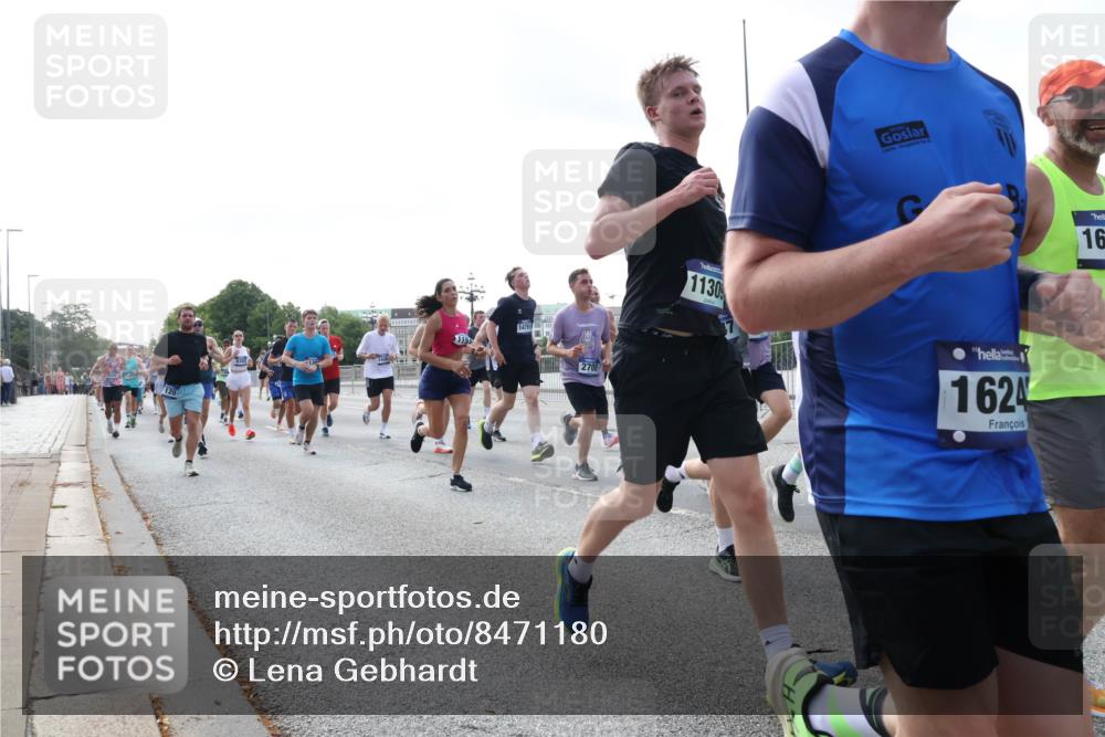 29.06.2025 - hella hamburg halbmarathon Lena Gebhardt http://msf.ph/oto/8471180 29.06.2025 09:55:35 Lombardsbrücke 115, 14791, 2708, 1130, 16, 1624, 1120, 1143, 1151, 1200, 1267, 1461, 1630, 1683, 1696, 1706, 1884, 1976, 2207, 2274, 2284, 2287, 2411, 2706, 2708, 2718, 2884, 3087, 3213, 3258, 3399, 3435, 3654, 3692, 3747, 3945, 3985, 4033, 4088, 4093, 4121, 4127, 4189, 4324, 4345, 4601, 4847, 4890, 4938, 5102, 5421, 5459, 5708, 5915, 6009, 6027, 6054, 6158, 6421, 6481, 6532, 6662, 6691, 6836, 6938, 6994, 7052, 7056, 7269, 7312, 8371, 8437, 8693, 8889, 9159, 9931 meine-sportfotos.de