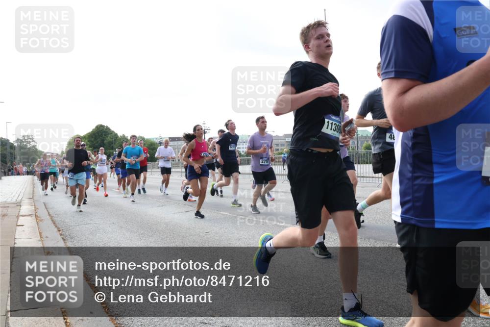 29.06.2025 - hella hamburg halbmarathon Lena Gebhardt http://msf.ph/oto/8471216 29.06.2025 09:55:35 Lombardsbrücke 11356, 1479, 1479, 2708, 11309, 48, 1120, 1143, 1151, 1200, 1267, 1461, 1630, 1683, 1696, 1706, 1884, 1976, 2207, 2274, 2284, 2287, 2411, 2706, 2708, 2718, 2884, 3087, 3213, 3258, 3399, 3435, 3654, 3692, 3747, 3945, 3985, 4033, 4088, 4093, 4121, 4127, 4189, 4324, 4345, 4601, 4847, 4890, 4938, 5102, 5421, 5459, 5708, 5915, 6009, 6027, 6054, 6158, 6421, 6481, 6532, 6662, 6691, 6836, 6938, 6994, 7052, 7056, 7269, 7312, 8371, 8437, 8693, 8889, 9159, 9931 meine-sportfotos.de