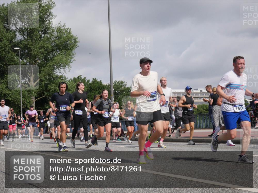 29.06.2025 - hella hamburg halbmarathon Luisa Fischer http://msf.ph/oto/8471261 29.06.2025 10:00:33 Kennedybrücke 6320, 577, 1320, 294, 3058, 9214, 8973, 6041, 2234, 422, 1193, 1320, 1321, 1422, 2252, 2946, 3048, 3058, 3999, 4379, 5032, 5633, 6374, 6569, 6628, 6776, 7134, 7478, 7742, 7952, 7973, 8973, 9214, 9227, 10860 meine-sportfotos.de