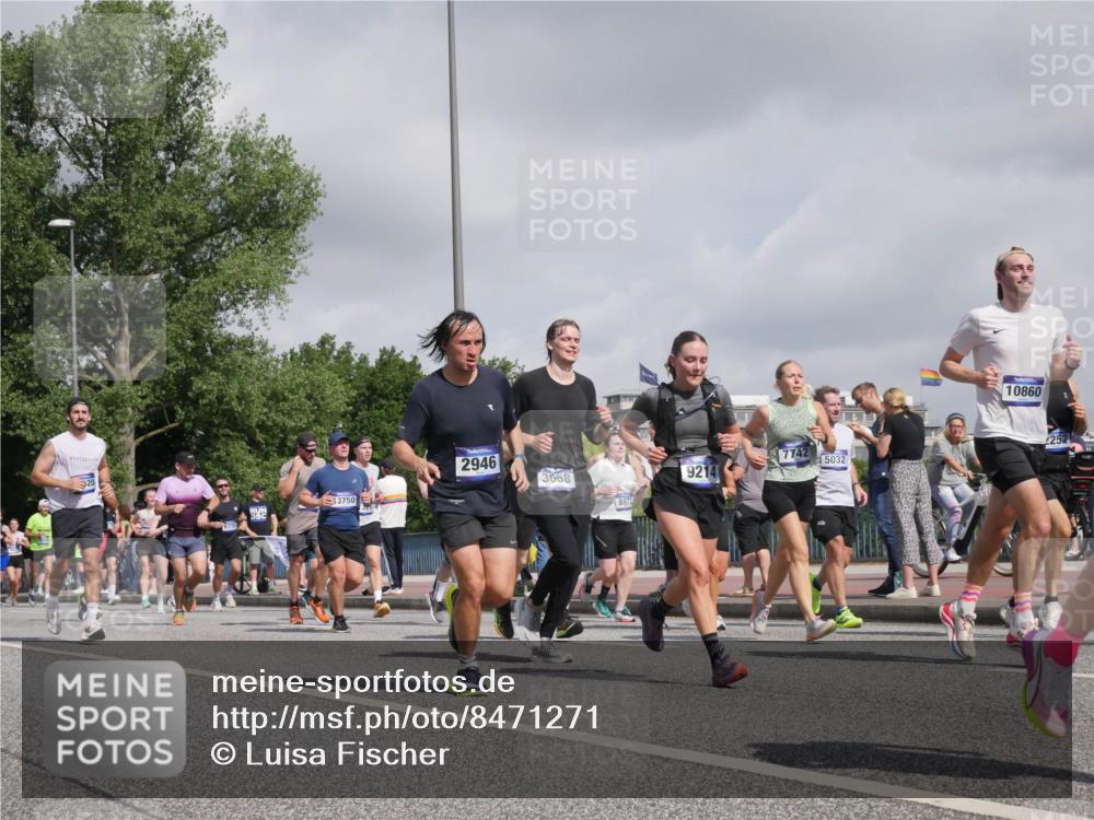 29.06.2025 - hella hamburg halbmarathon Luisa Fischer http://msf.ph/oto/8471271 29.06.2025 10:00:34 Kennedybrücke 20, 3750, 6776, 2946, 7742, 3058, 9214, 5032, 8973, 10860, 252, 1193, 1320, 1321, 1422, 2252, 2946, 3048, 3058, 3999, 4379, 5032, 5633, 6374, 6569, 6628, 6776, 7134, 7478, 7742, 7952, 7973, 8973, 9214, 9227, 10860 meine-sportfotos.de