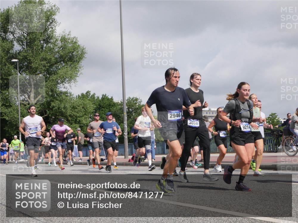 29.06.2025 - hella hamburg halbmarathon Luisa Fischer http://msf.ph/oto/8471277 29.06.2025 10:00:34 Kennedybrücke 16320, 1320, 13750, 15426, 2946, 3058, 14300, 9214, 1193, 1320, 1321, 1422, 2252, 2946, 3048, 3058, 3999, 4379, 5032, 5633, 6374, 6569, 6628, 6776, 7134, 7478, 7742, 7952, 7973, 8973, 9214, 9227, 10860 meine-sportfotos.de