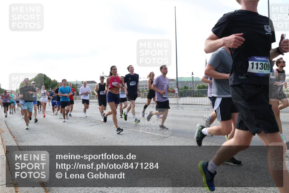 29.06.2025 - hella hamburg halbmarathon Lena Gebhardt http://msf.ph/oto/8471284 29.06.2025 09:55:36 Lombardsbrücke 14791, 11309, 48, 1120, 1143, 1151, 1200, 1267, 1461, 1630, 1683, 1696, 1706, 1884, 1976, 2207, 2274, 2284, 2287, 2411, 2706, 2708, 2718, 2884, 3087, 3213, 3258, 3399, 3435, 3654, 3692, 3747, 3945, 3985, 4033, 4088, 4093, 4121, 4127, 4189, 4324, 4345, 4346, 4601, 4847, 4890, 4938, 5102, 5421, 5459, 5708, 5915, 6009, 6027, 6054, 6158, 6421, 6481, 6532, 6662, 6691, 6836, 6938, 6994, 7052, 7056, 7269, 7312, 8371, 8437, 8693, 8889, 9931 meine-sportfotos.de