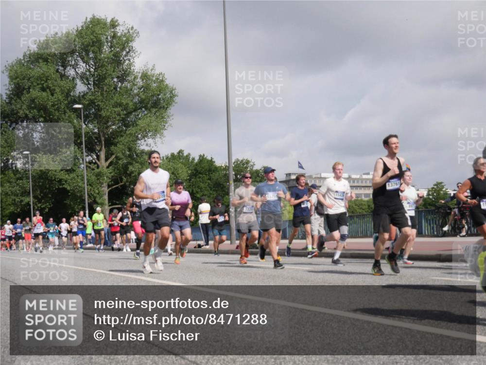 29.06.2025 - hella hamburg halbmarathon Luisa Fischer http://msf.ph/oto/8471288 29.06.2025 10:00:35 Kennedybrücke 1320, 1375, 13761, 1542, 1193, 1320, 1321, 1422, 2252, 2946, 3058, 4379, 5032, 5633, 6569, 6628, 6776, 7134, 7478, 7742, 7952, 7973, 8176, 8973, 9214, 9227, 10860 meine-sportfotos.de