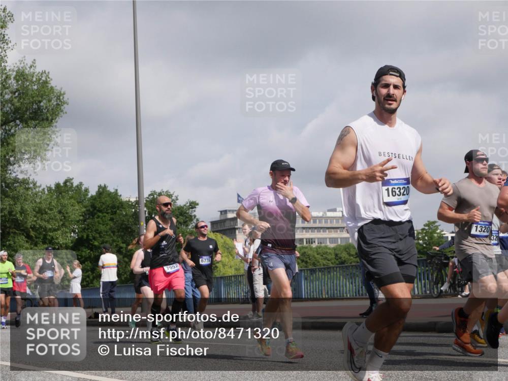 29.06.2025 - hella hamburg halbmarathon Luisa Fischer http://msf.ph/oto/8471320 29.06.2025 10:00:37 Kennedybrücke 7952, 6776, 16320, 1320, 321, 1320, 1321, 1335, 1870, 2252, 2397, 2946, 3058, 4379, 5032, 6569, 6628, 6776, 7478, 7594, 7742, 7952, 7973, 8176, 8689, 8973, 9227 meine-sportfotos.de