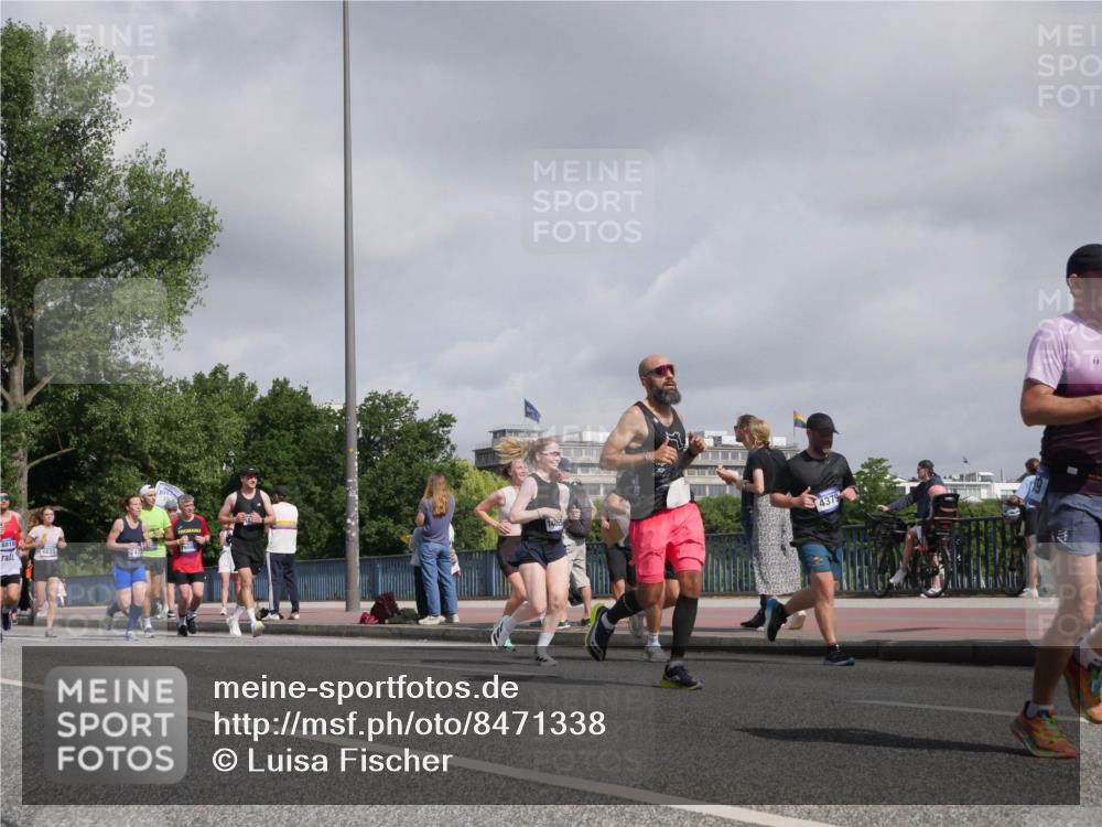 29.06.2025 - hella hamburg halbmarathon Luisa Fischer http://msf.ph/oto/8471338 29.06.2025 10:00:38 Kennedybrücke 8810, 6628, 14065, 4379, 1258, 1320, 1321, 1335, 1870, 2252, 2397, 4379, 4986, 5032, 6569, 6628, 6776, 7478, 7594, 7724, 7952, 7973, 8176, 8689, 8973, 9227 meine-sportfotos.de