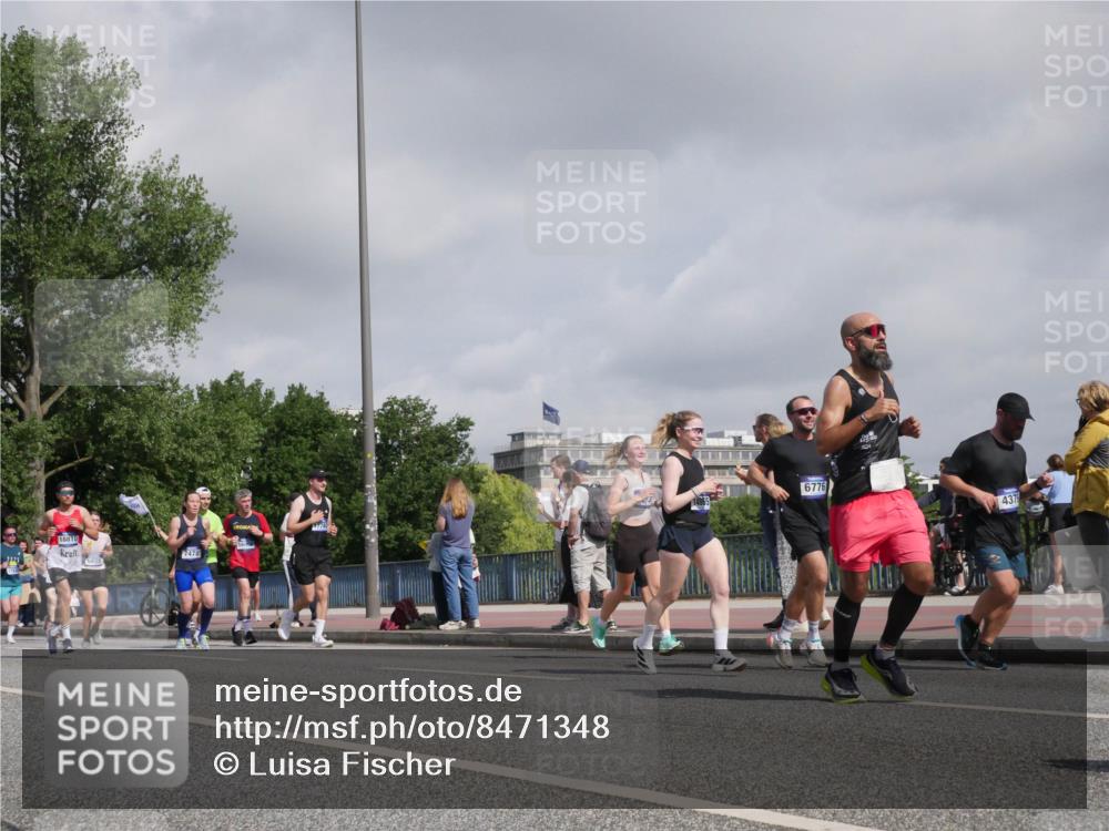 29.06.2025 - hella hamburg halbmarathon Luisa Fischer http://msf.ph/oto/8471348 29.06.2025 10:00:38 Kennedybrücke 18810, 1600, 7478, 6776, 4379, 1258, 1320, 1321, 1335, 1870, 2252, 2397, 4379, 4986, 5032, 6569, 6628, 6776, 7478, 7594, 7724, 7952, 7973, 8176, 8689, 8973, 9227 meine-sportfotos.de