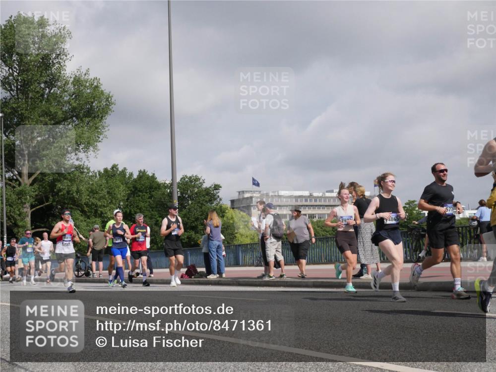29.06.2025 - hella hamburg halbmarathon Luisa Fischer http://msf.ph/oto/8471361 29.06.2025 10:00:39 Kennedybrücke 18810, 7478, 792, 865, 677, 1258, 1320, 1321, 1335, 1870, 2397, 4379, 4986, 6569, 6628, 6776, 7478, 7594, 7646, 7724, 7952, 7973, 8176, 8689, 8973, 9227 meine-sportfotos.de