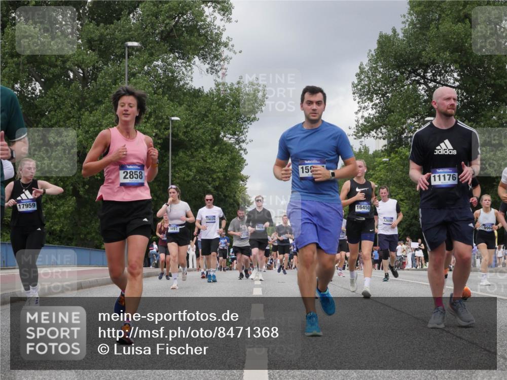 29.06.2025 - hella hamburg halbmarathon Luisa Fischer http://msf.ph/oto/8471368 29.06.2025 10:44:12 Kennedybrücke 17959, 2858, 1691, 19026, 13290, 1629, 15, 16450, 12699, 11176, 9962, 1075, 1323, 4906, 6098, 6806, 7585, 7956, 8429, 8430, 9237, 9962 meine-sportfotos.de