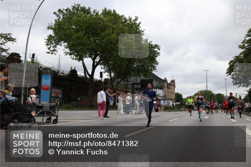 29.06.2025 - hella hamburg halbmarathon Yannick Fuchs http://msf.ph/oto/8471382 29.06.2025 10:57:39 20KM 1184, 1316, 1464, 1722, 1724, 1940, 1992, 2685, 3360, 4328, 4370, 5305, 5384, 5734, 6631, 7243, 7290, 7333, 8561, 8822, 9439, 9681, 10705, 10766, 10866, 11149, 11527, 11657, 11771, 12315, 12316, 12513, 12662, 13171, 14135, 14313, 14493, 15516, 15532, 15550, 15897, 16424, 16426, 16639, 16872, 16995, 17071, 17437, 17730, 17894, 18028, 18122, 18717 meine-sportfotos.de