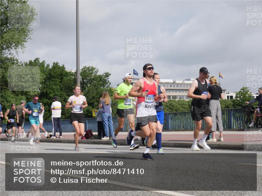29.06.2025 - hella hamburg halbmarathon Luisa Fischer http://msf.ph/oto/8471410 29.06.2025 10:00:41 Kennedybrücke 17530, 662, 16009, 18810, 1258, 1335, 1870, 2397, 4379, 4986, 5672, 6356, 6628, 6776, 7478, 7594, 7646, 7724, 7973, 8176, 8689 meine-sportfotos.de