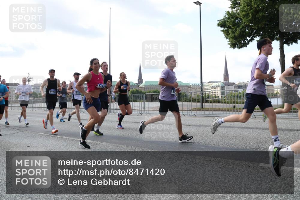 29.06.2025 - hella hamburg halbmarathon Lena Gebhardt http://msf.ph/oto/8471420 29.06.2025 09:55:36 Lombardsbrücke 356, 14062, 8216, 6691, 1399, 1120, 1143, 1151, 1200, 1267, 1461, 1630, 1683, 1696, 1706, 1884, 1976, 2207, 2274, 2284, 2287, 2411, 2706, 2708, 2718, 2884, 3087, 3213, 3258, 3399, 3435, 3654, 3692, 3747, 3945, 3985, 4033, 4088, 4093, 4121, 4127, 4189, 4324, 4345, 4346, 4601, 4847, 4890, 4938, 5102, 5421, 5459, 5708, 5915, 6009, 6027, 6054, 6158, 6421, 6481, 6532, 6662, 6691, 6836, 6938, 6994, 7052, 7056, 7269, 7312, 8371, 8437, 8693, 8889, 9931 meine-sportfotos.de