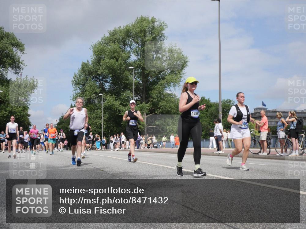 29.06.2025 - hella hamburg halbmarathon Luisa Fischer http://msf.ph/oto/8471432 29.06.2025 11:15:21 Kennedybrücke 6933, 826, 4821, 13597, 7570, 4574, 4821, 6933, 7686, 7687, 8262, 8768, 10822 meine-sportfotos.de