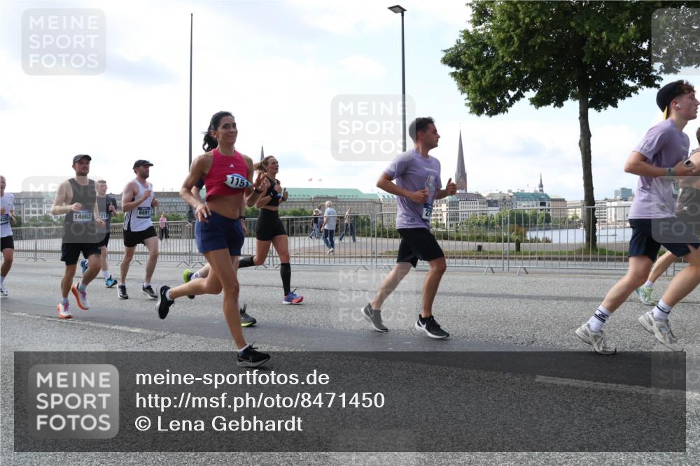 29.06.2025 - hella hamburg halbmarathon Lena Gebhardt http://msf.ph/oto/8471450 29.06.2025 09:55:37 Lombardsbrücke 14062, 216, 6691, 229322, 115, 1120, 1143, 1151, 1200, 1267, 1461, 1630, 1683, 1696, 1706, 1884, 1976, 2207, 2274, 2284, 2287, 2411, 2706, 2708, 2718, 2884, 3087, 3213, 3258, 3399, 3435, 3654, 3692, 3747, 3945, 3985, 4033, 4088, 4093, 4127, 4189, 4324, 4345, 4346, 4601, 4847, 4890, 4938, 5102, 5421, 5459, 5708, 5915, 6009, 6027, 6054, 6158, 6421, 6481, 6532, 6662, 6691, 6836, 6938, 6994, 7052, 7056, 7100, 7269, 7312, 8371, 8437, 8693, 8889 meine-sportfotos.de